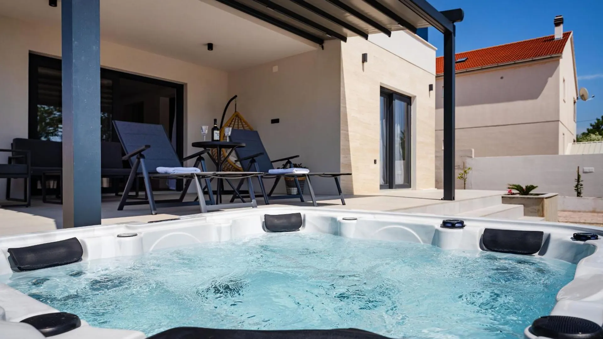 My Dalmatia - Villa Fine Touch With Jacuzzi Biograd Na Moru Semesterbostad
